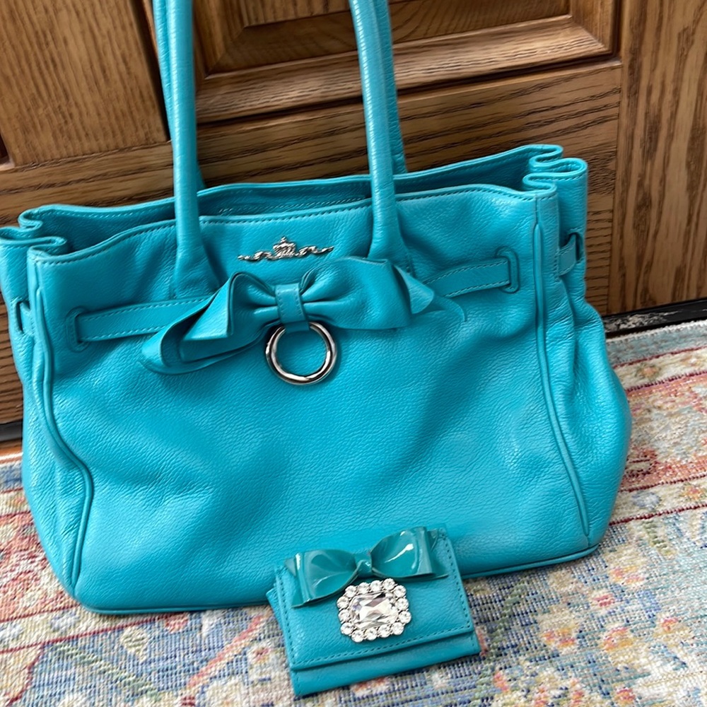 My Flat in London purse and wallet